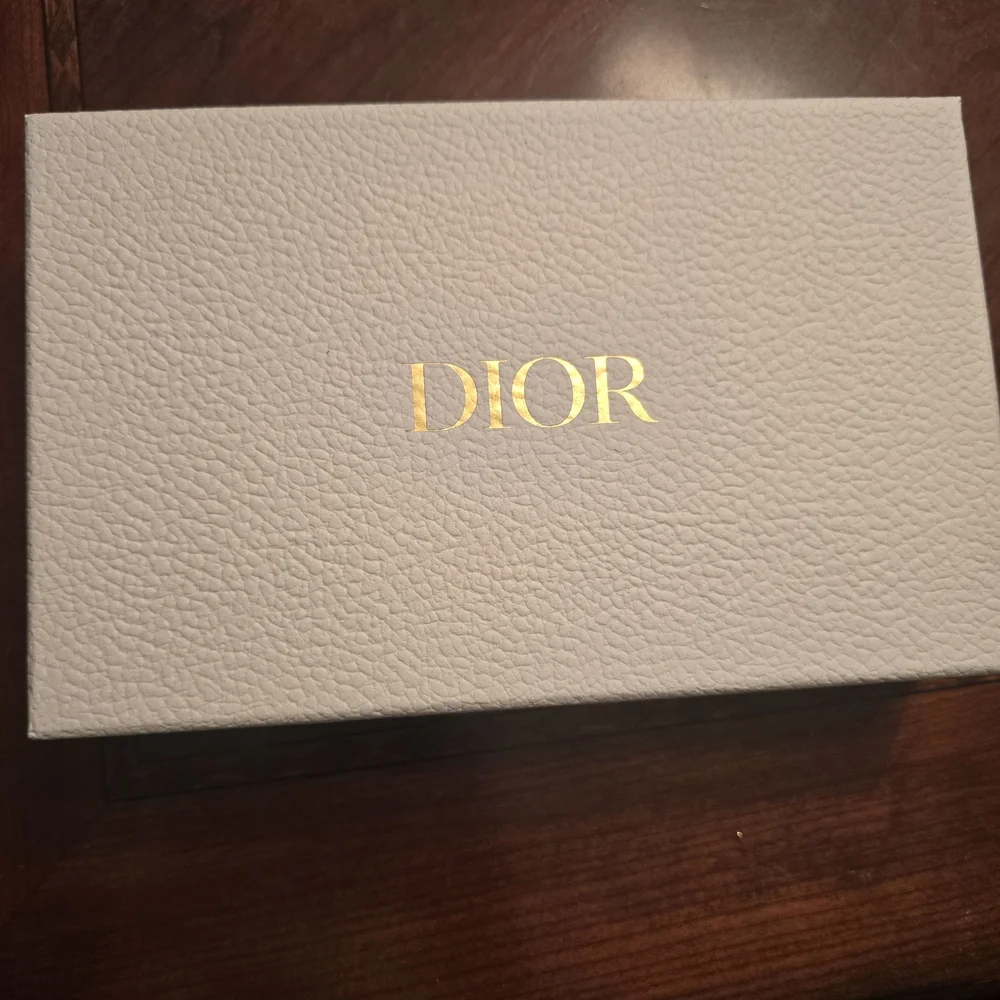 ✨️Dior Fan Gift Set – Folding Fan + Dior Cord – Rare GWP - NEW✨️ - Picture 2 of 5